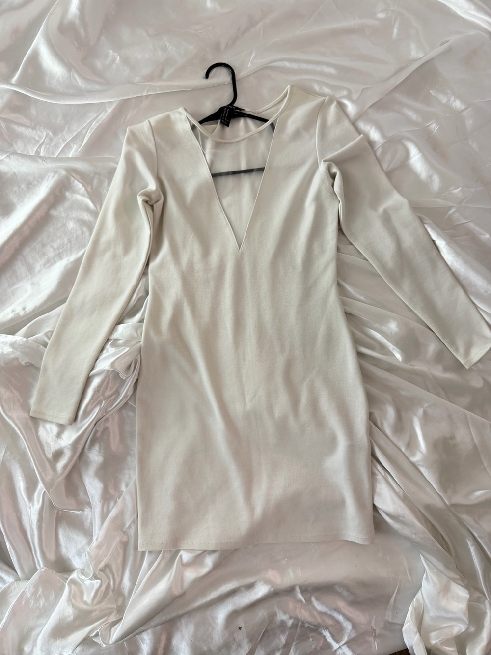 Elegant V-Neck Long Sleeve White Dress